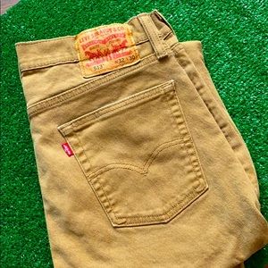 Like new! Levi’s 513 Jean